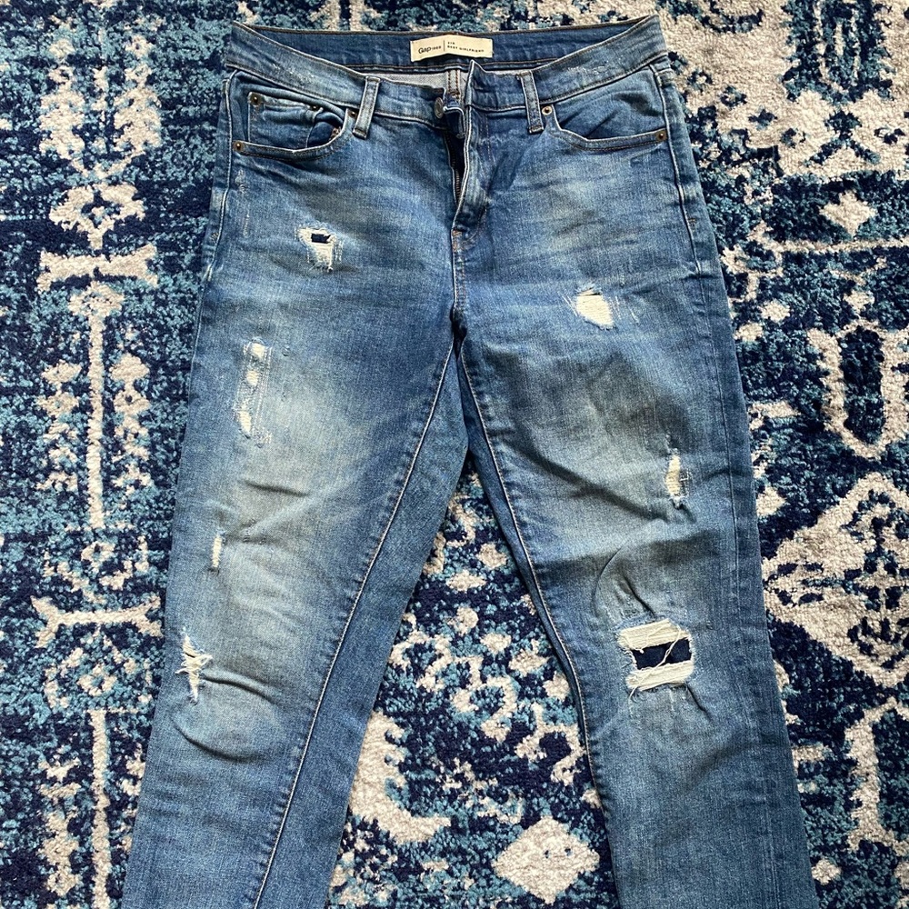 Distressed Girlfriend Jean. 27R. Gap